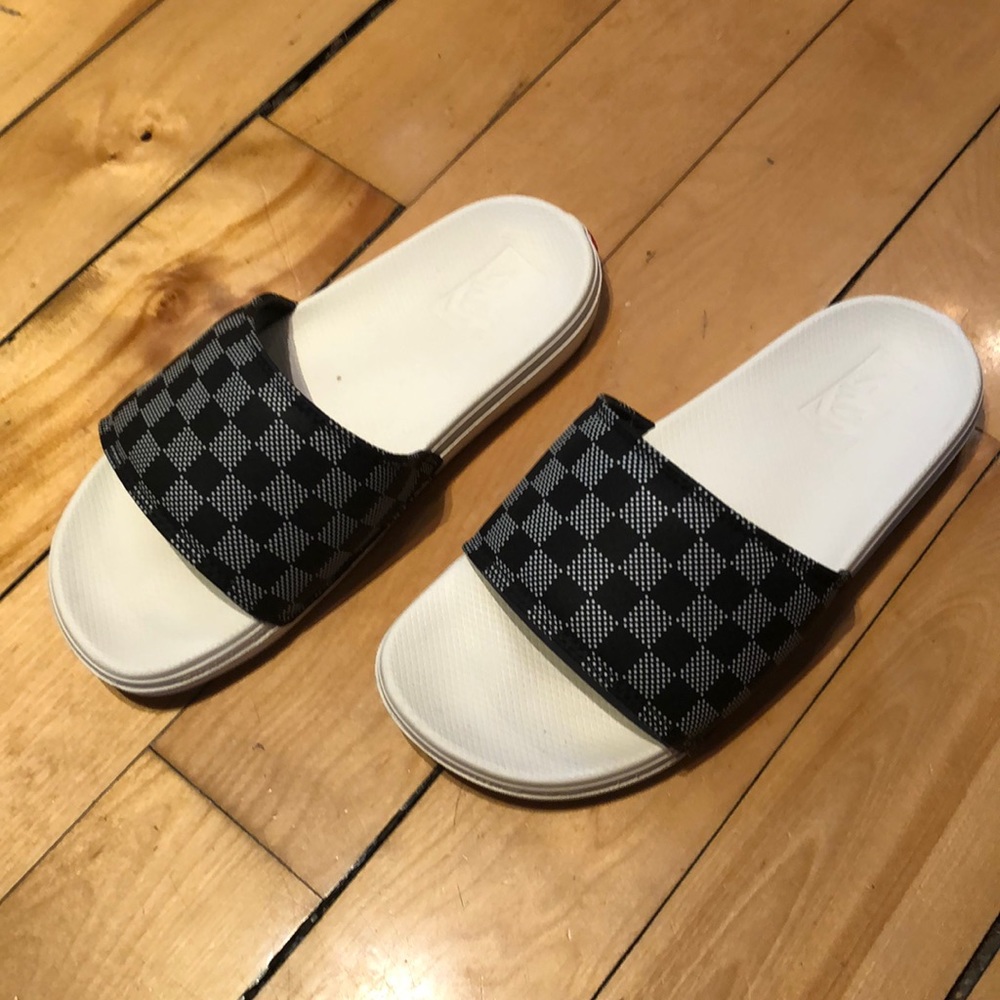 Vans checkerboard slides